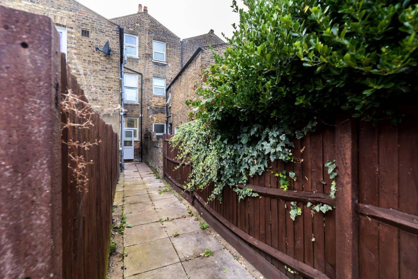 Lovely 2 Bedroom Garden Flat In London Exteriör bild