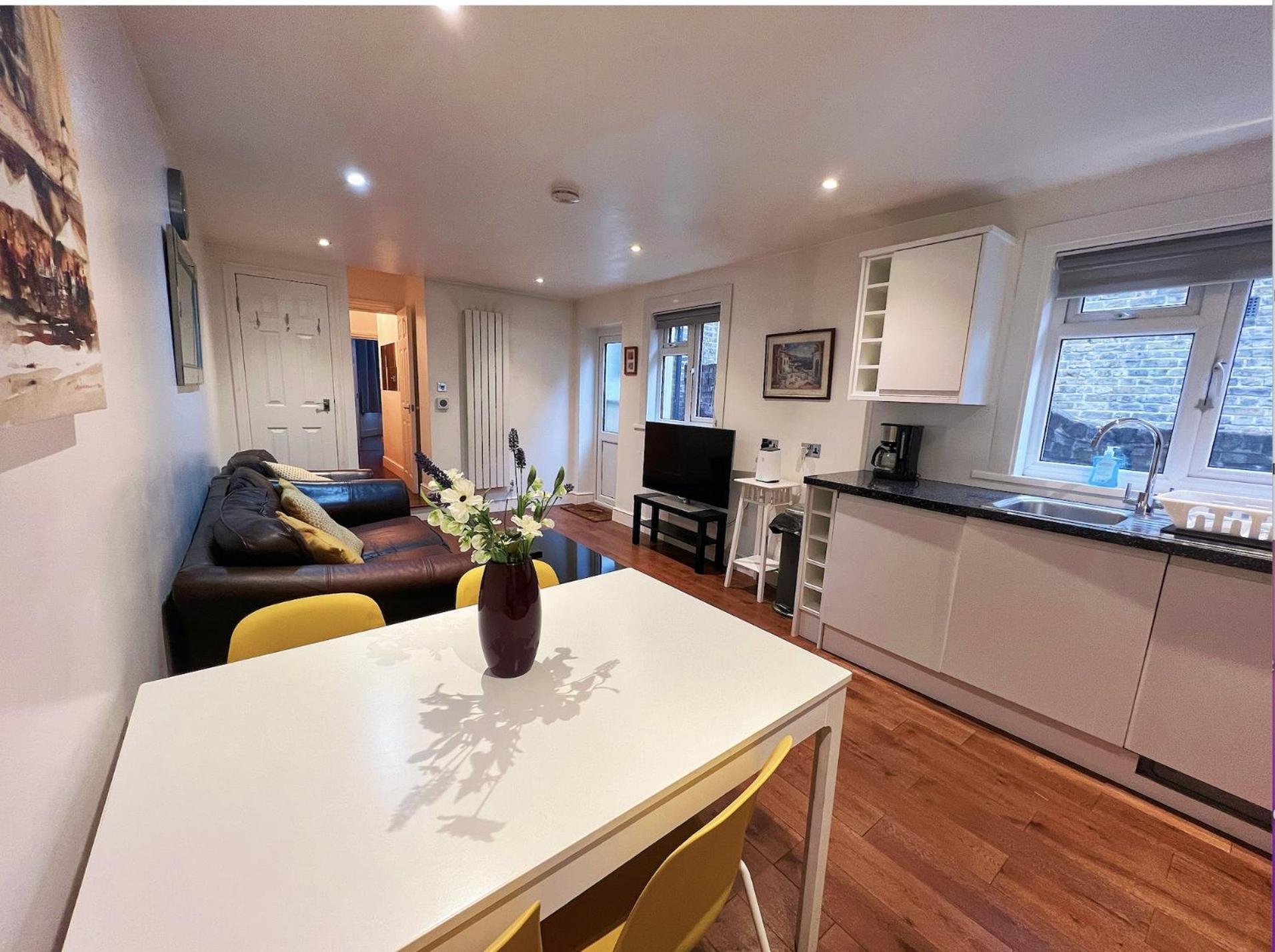 Lovely 2 Bedroom Garden Flat In London Exteriör bild